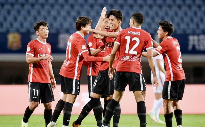 爱游戏-关于赛后中超焦点战，里昂战术微调，压力陡增，更衣室氛围转暖的信息